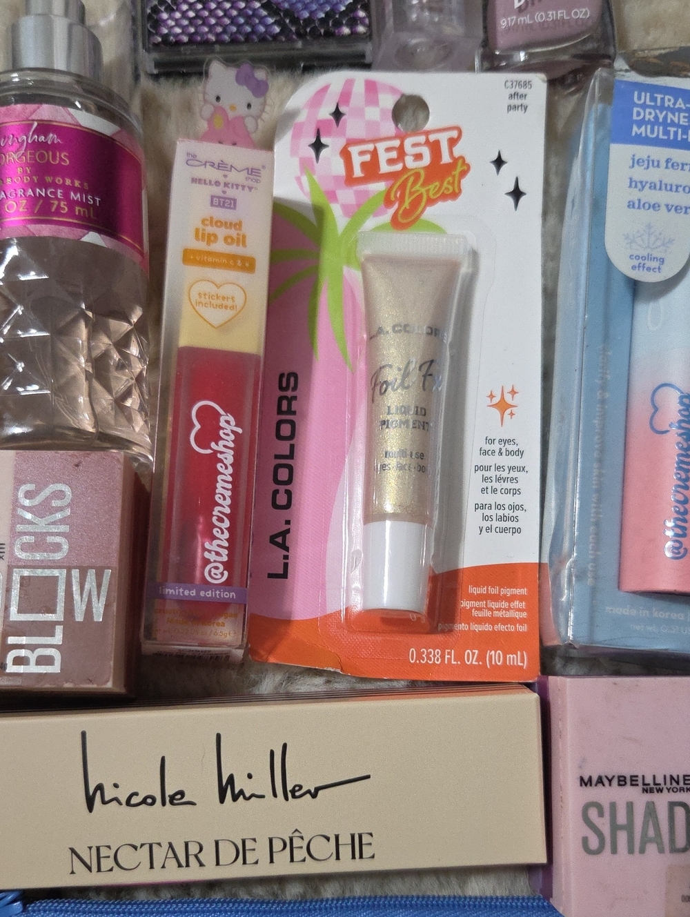 Makeup Bundle - Picture 5 of 8